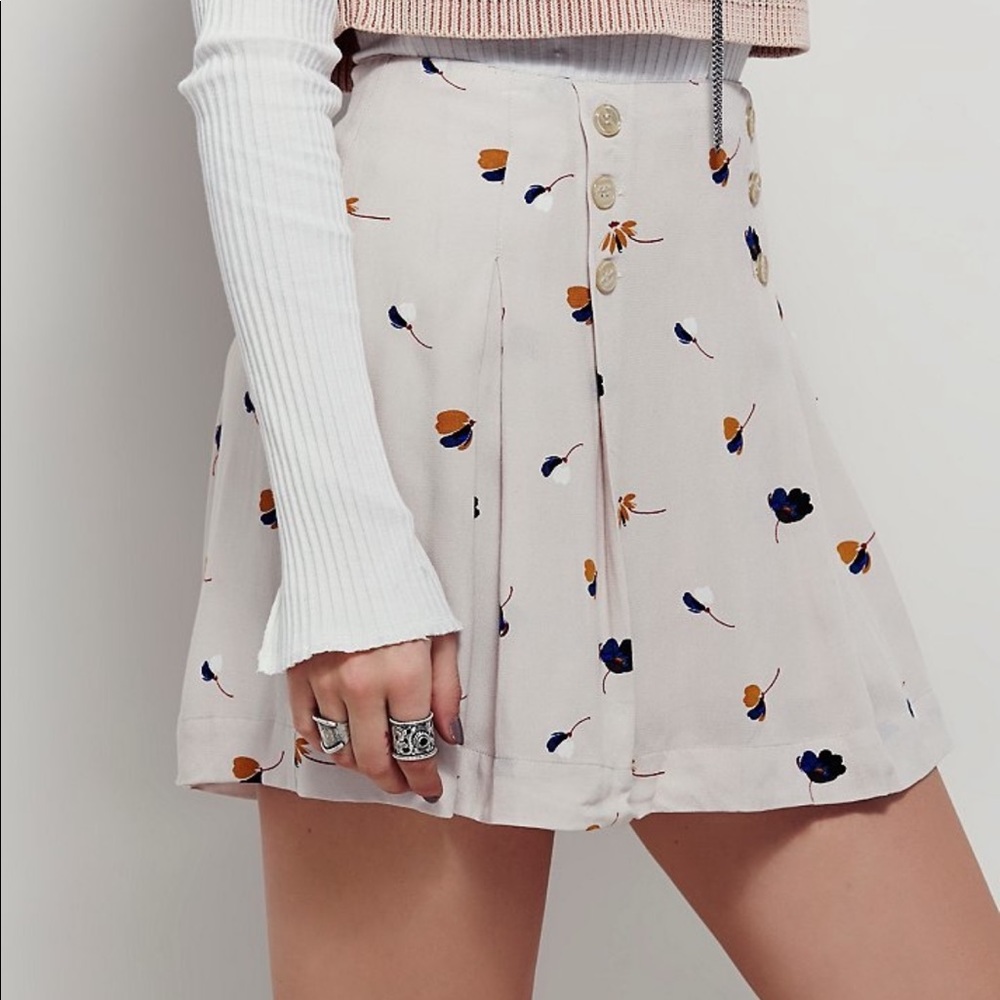 New! Free People Lover’s lane floral mini skirt
